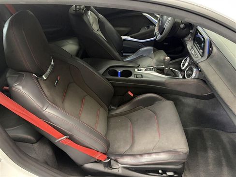 Used 2018 Chevrolet Camaro ZL1 RWD image 23