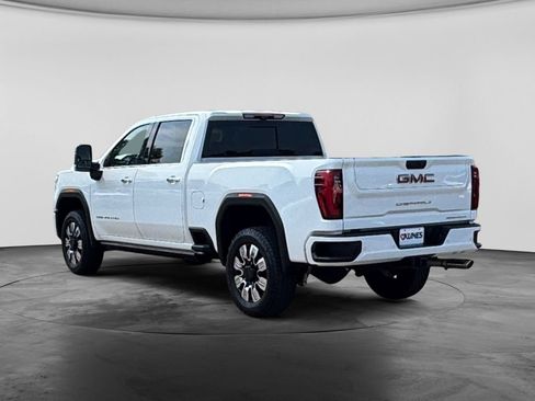Used 2025 GMC Sierra 2500 Denali w/ Denali Reserve Package AWD/4WD image 8