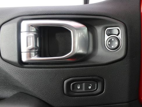 Used 2025 Jeep Wrangler Unlimited Sahara w/ Safety Group AWD/4WD image 14