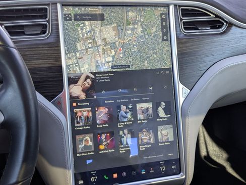 Used 2015 Tesla Model S 85D image 18