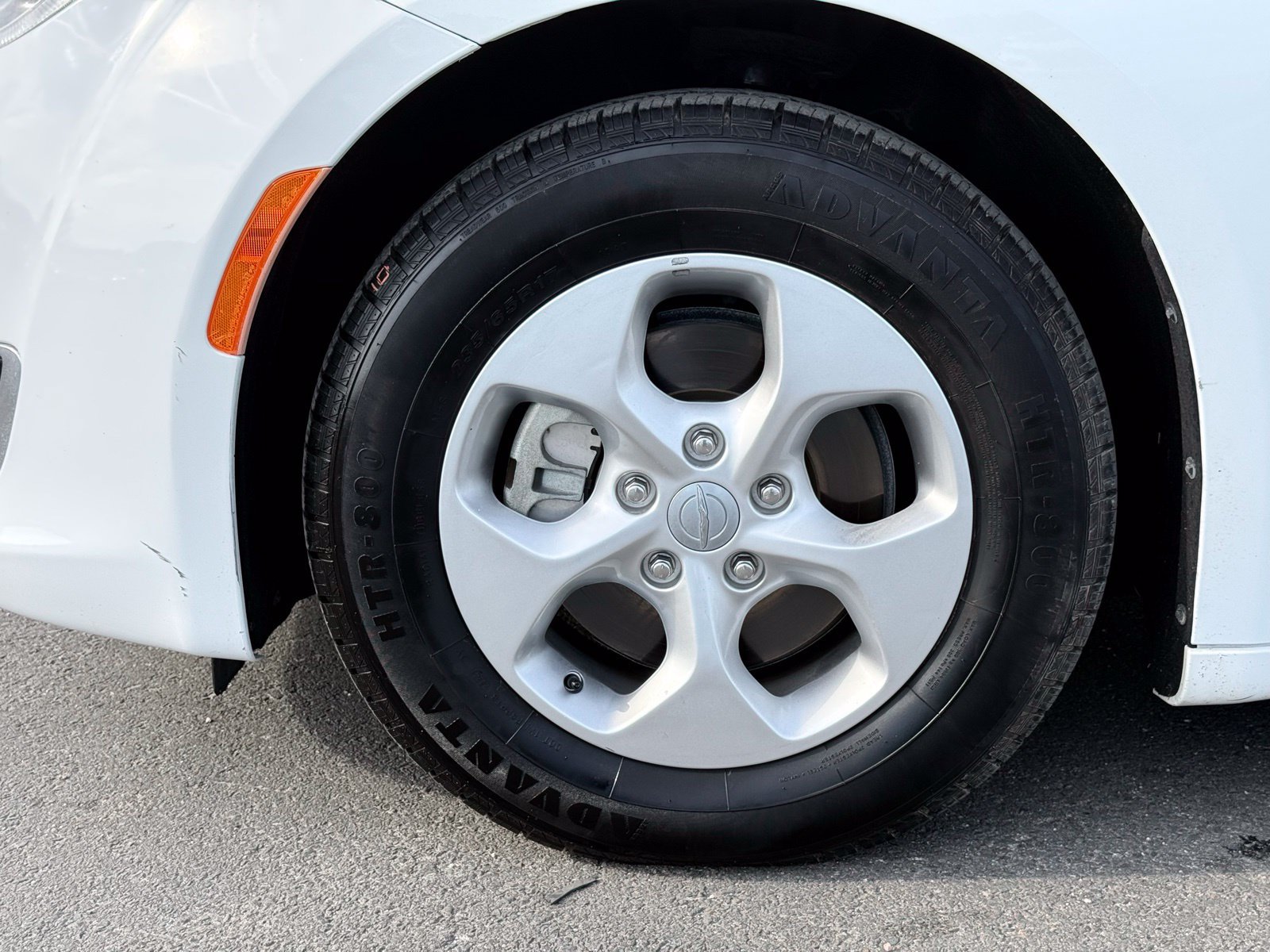 Used 2018 Chrysler Pacifica Touring Plus FWD image 15