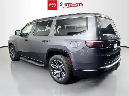 Used 2024 Jeep Wagoneer Series II w/ Flexible Seating Group RWD image 6