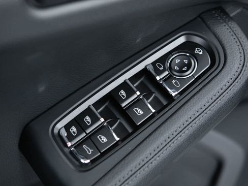 New 2026 Porsche Macan S AWD/4WD image 25