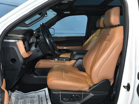 Used 2024 Ford Expedition Max Platinum image 7