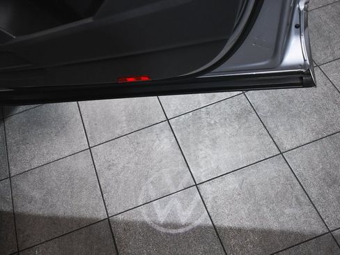 Used 2021 Volkswagen Atlas Cross Sport SEL R-Line image 15