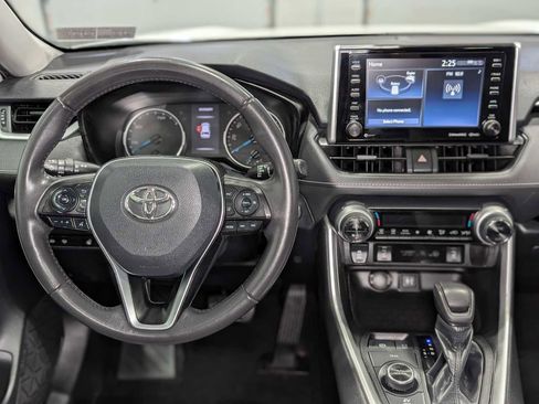 Used 2019 Toyota RAV4 XLE w/ Convenience Package AWD/4WD image 5