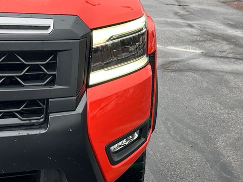 Used 2025 Nissan Frontier PRO-4X AWD/4WD image 12