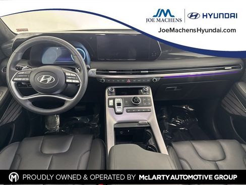 Certified 2025 Hyundai Palisade Calligraphy image 25
