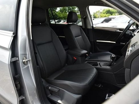 Certified 2023 Volkswagen Tiguan SE FWD image 19