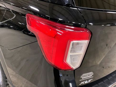 Certified 2022 Ford Explorer XLT w/ Equipment Group 202A image 28