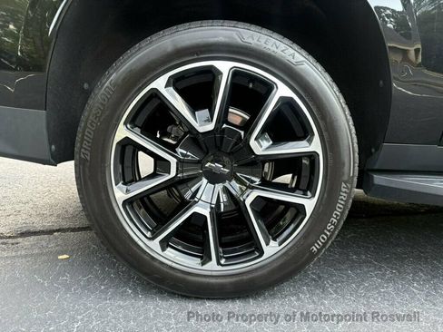 Used 2022 Chevrolet Suburban RST w/ Luxury Package RWD image 31