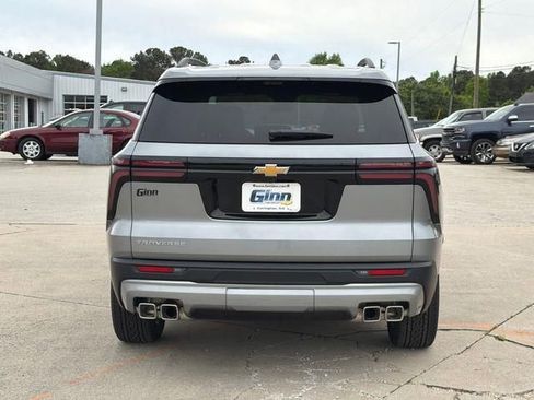 New 2026 Chevrolet Traverse LT w/ Sun and Wheel Package FWD image 6
