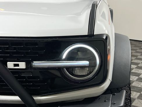 Used 2024 Ford Bronco Wildtrak AWD/4WD image 11