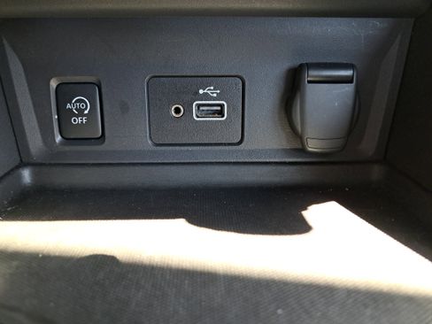 Used 2025 Nissan Sentra S image 28