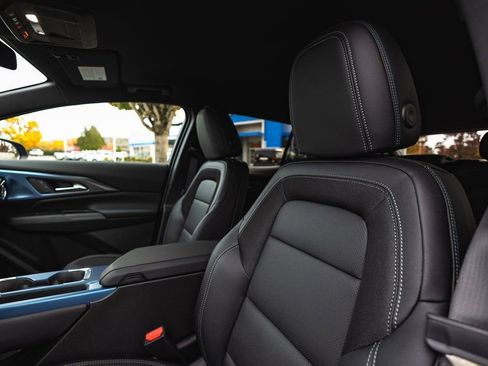 New 2026 Chevrolet Equinox EV LT image 12