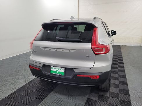 Used 2023 Volvo XC40 B4 Ultimate FWD image 7