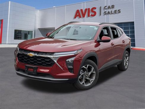 Used 2025 Chevrolet Trax LT w/ LT Convenience Package image 1