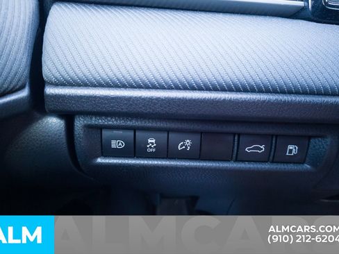 Used 2025 Toyota Camry SE image 31