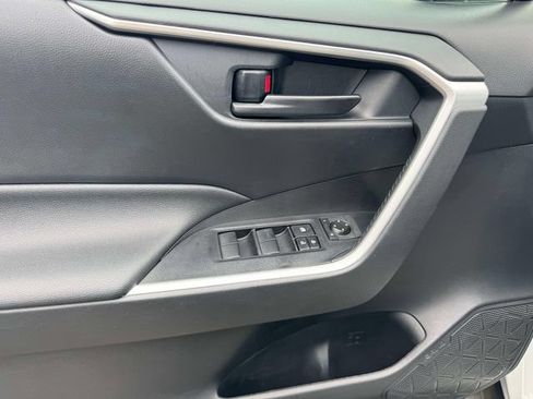 Used 2020 Toyota RAV4 LE w/ All Weather Liner Package AWD/4WD image 21