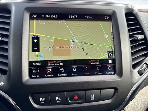 Certified 2023 Jeep Cherokee Trailhawk w/ Premium Leather Package image 27