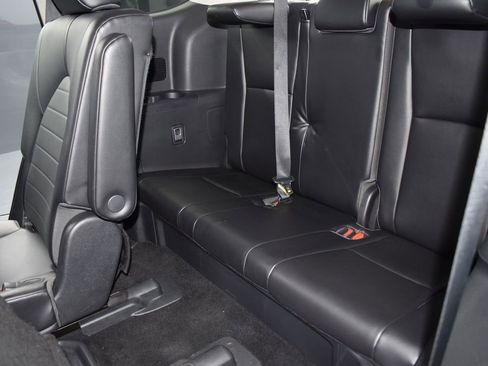 Used 2021 Toyota Highlander XLE image 16