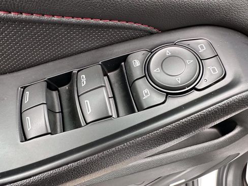 Used 2023 Chevrolet Traverse RS AWD/4WD image 9
