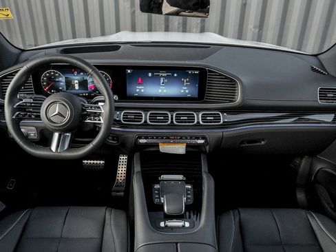 New 2026 Mercedes-Benz GLS 580 4MATIC image 23