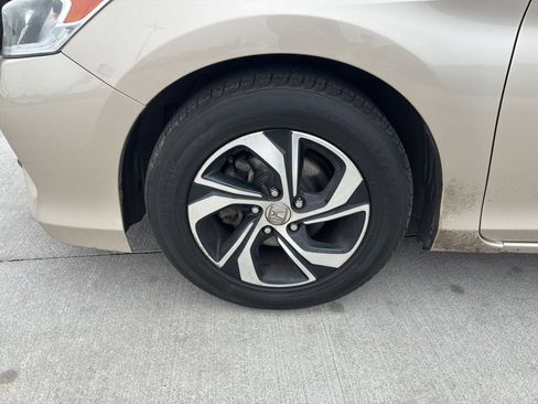 Used 2017 Honda Accord LX image 11