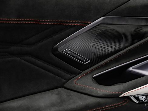 Used 2023 Chevrolet Corvette Z06 w/ Z07 Performance Package image 98