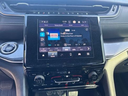 Used 2023 Jeep Grand Cherokee L Laredo RWD image 12