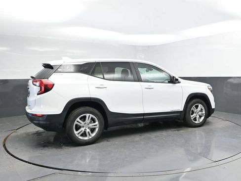 Used 2024 GMC Terrain SLE AWD/4WD image 2