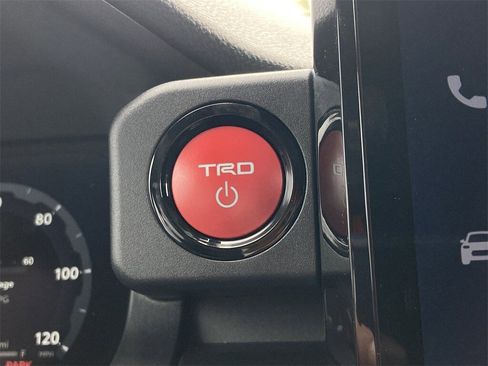 New 2025 Toyota 4Runner TRD Off-Road Premium image 18