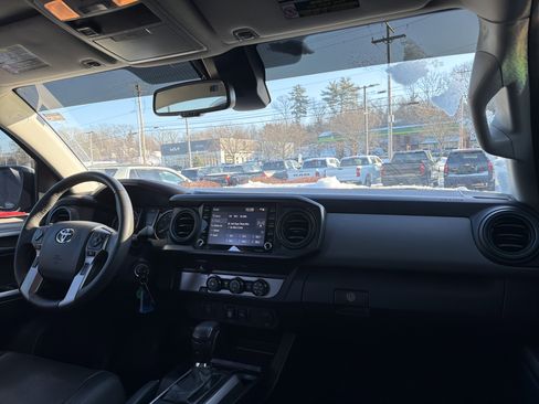 Used 2020 Toyota Tacoma SR5 image 16