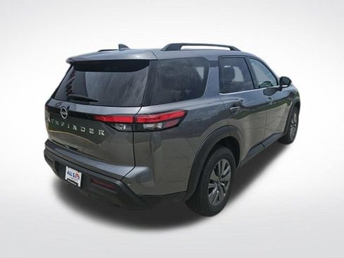 Used 2025 Nissan Pathfinder SV FWD image 8