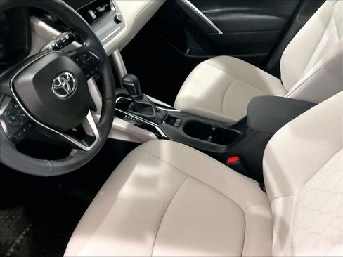 Used 2024 Toyota Corolla Cross LE image 20