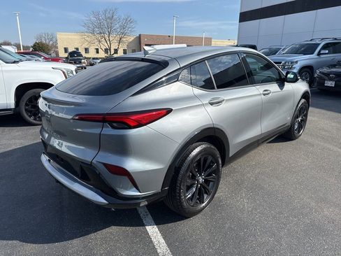 Certified 2025 Buick Envista Sport Touring image 3