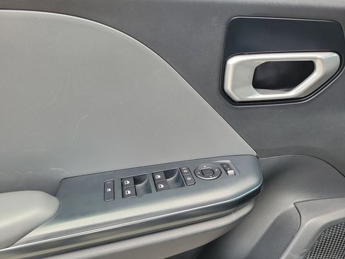 Used 2025 Kia K4 FWD image 12