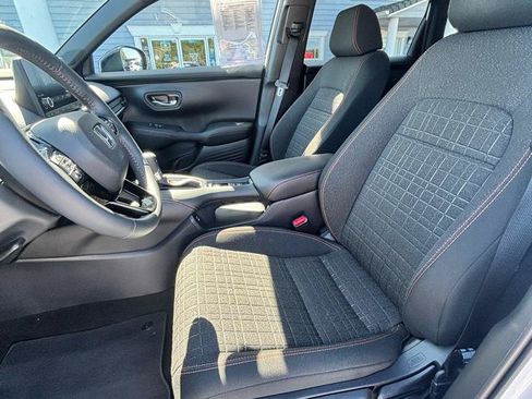 Used 2024 Honda HR-V Sport image 9