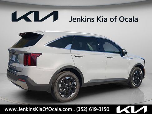 New 2026 Kia Sorento S FWD image 4