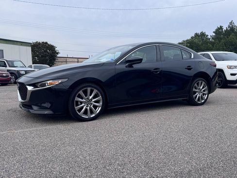 Used 2020 MAZDA MAZDA3 Sedan w/ Select Package FWD image 2