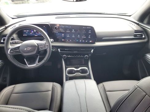 Used 2025 Chevrolet Traverse LT w/ Midnight/Sport Edition FWD image 12