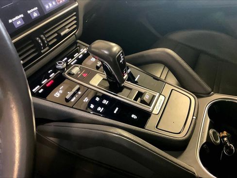 Used 2019 Porsche Cayenne AWD/4WD image 14