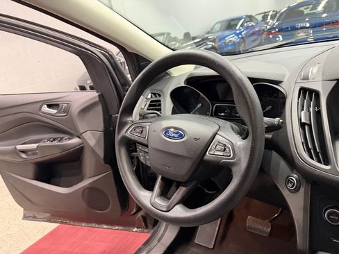 Used 2019 Ford Escape SE image 34