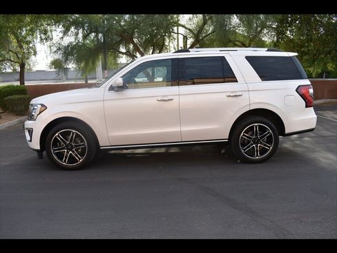 Used 2019 Ford Expedition Limited w/ Special Edition Package RWD image 4