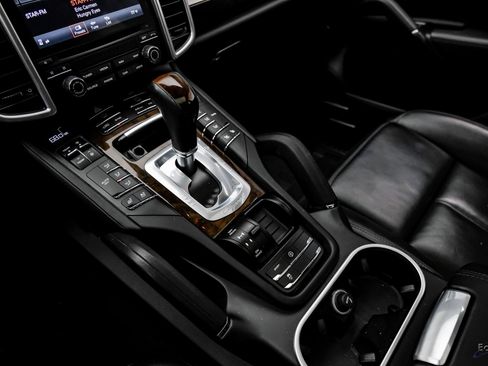 Used 2017 Porsche Cayenne S image 52