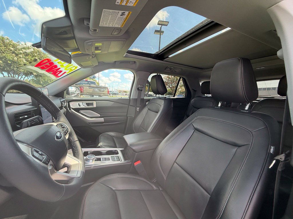 Certified 2023 Ford Explorer Limited w/ Limited Technology Package RWD image 11