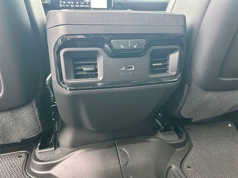 Used 2025 GMC Sierra 1500 AT4X image 23