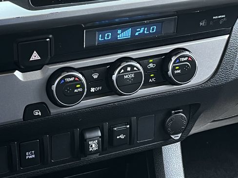 Used 2023 Toyota Tacoma SR5 RWD image 18