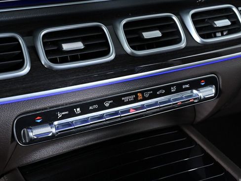 Used 2022 Mercedes-Benz GLS 450 4MATIC image 19