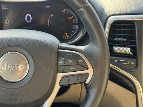 Used 2019 Jeep Grand Cherokee Laredo image 27